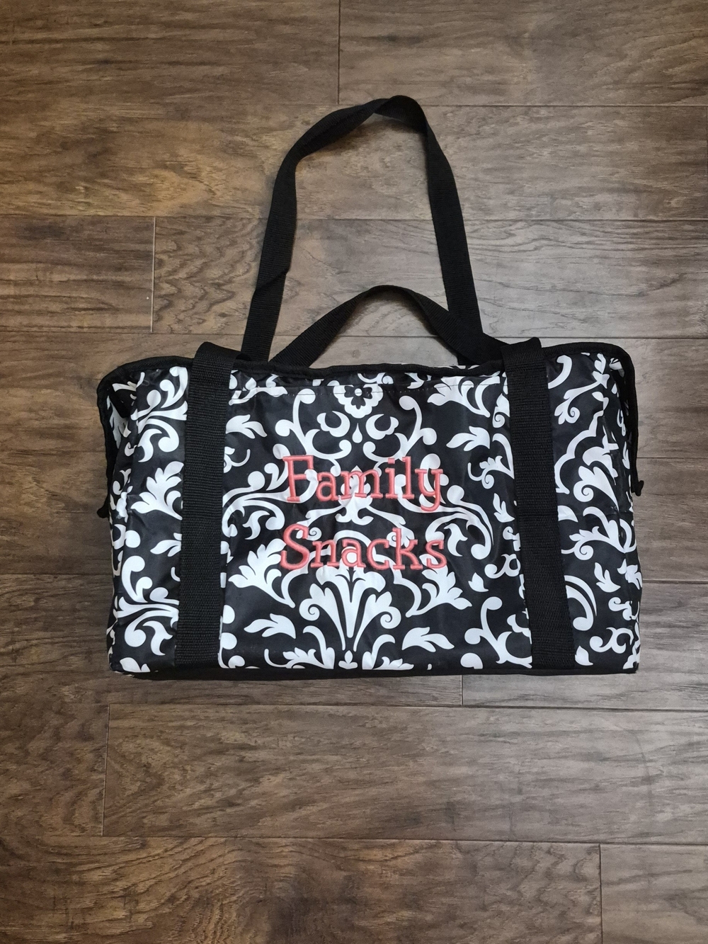 Black and White Handled Cooler Tote Bag 'Family Snacks' Thirty-One Brand
